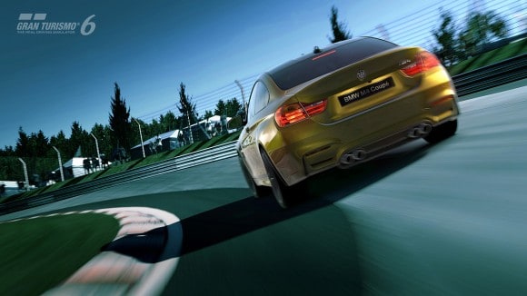 La BMW M4 Coupe sinvite dans Gran Turismo 6-4