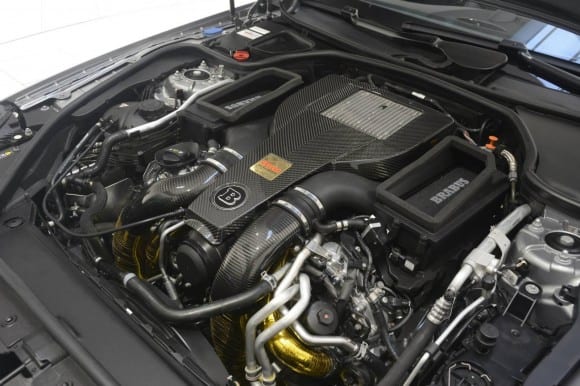 Le V8 5.5 l modifié par Brabus délivre 850 chevaux et 1 430 Nm de couple désormais