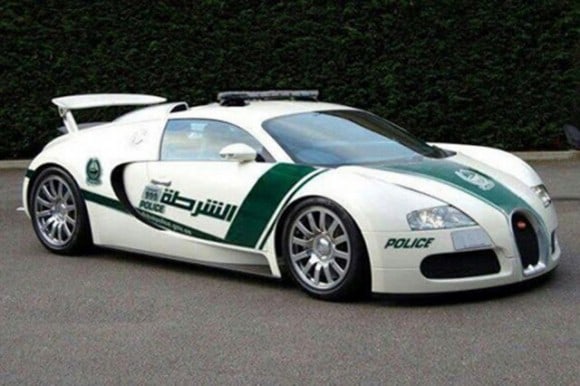 Dubai - une Bugatti Veyron rejoint la police-2