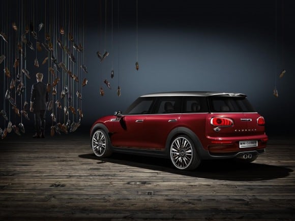 Les nouveaux feux arrières arrières soulignent la largeur de ce Concept Mini Clubman