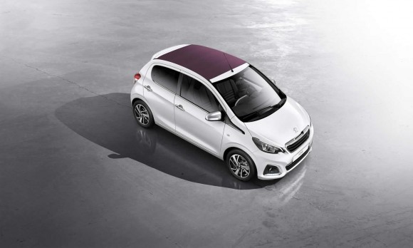 La Peugeot 108 TOP, une version découvrable avec un toit en tissu rétractable