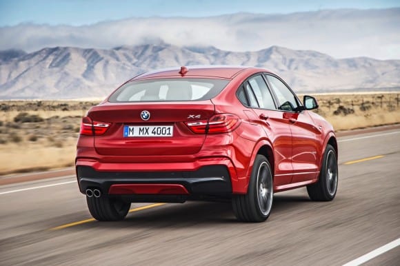 Même look mais gabarit différent pour le BMW X4, petit frère du X6