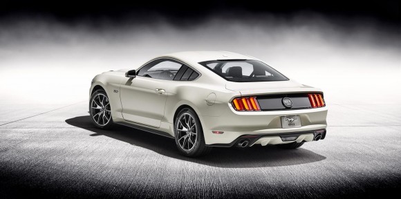 Cette Ford Mustang 50 Year Limited Edition est disponible en seulement 2 coloris