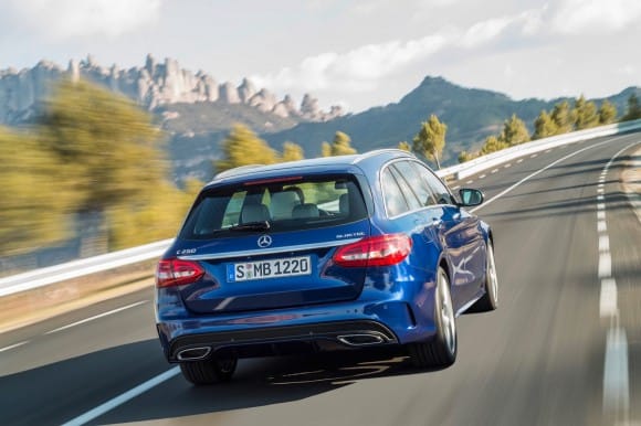 La Mercedes Classe C Break 2015 acquiert une sportivité sur la face arrière