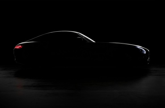 Première image teaser de la Mercedes GT AMG