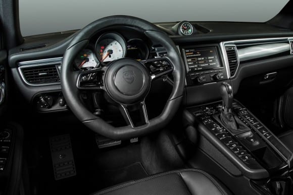 Le nouveau volant TechArt issue de la préparation du Porsche Macan