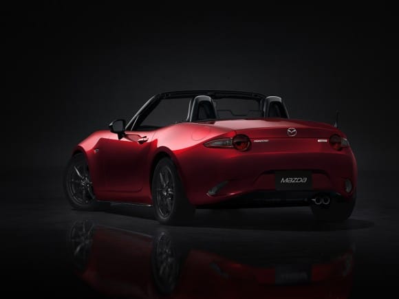 Les phares et feux changent de look sur cette nouvelle Mazda MX-5