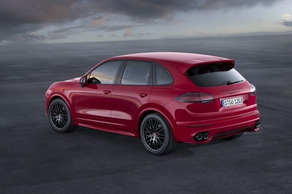2015-Porsche-Cayenne-GTS-V6-3