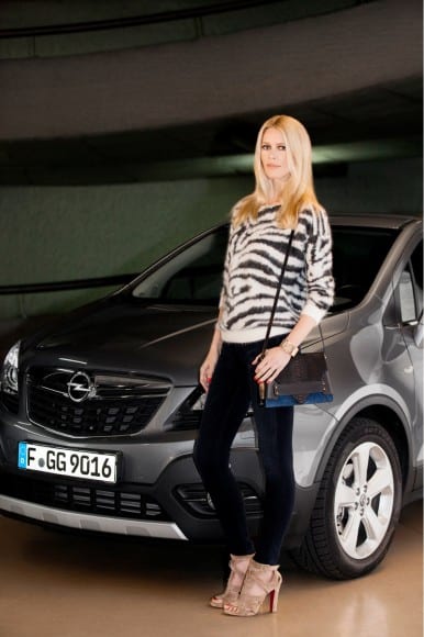 Claudia Schiffer, ambassadrice de la marque au Blitz, adore ce Mokka
