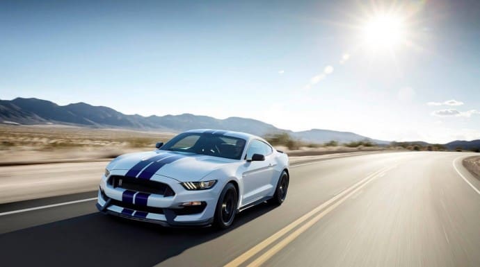 Entre la GT350 et la Challenger Hellcat, le choix risque d'être difficile