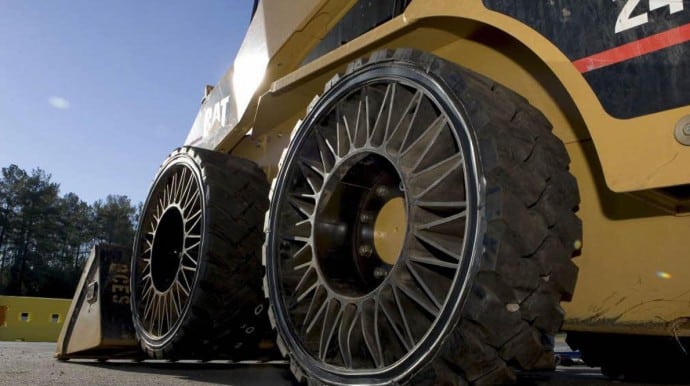 Le Tweel présent sur les engins de chantier