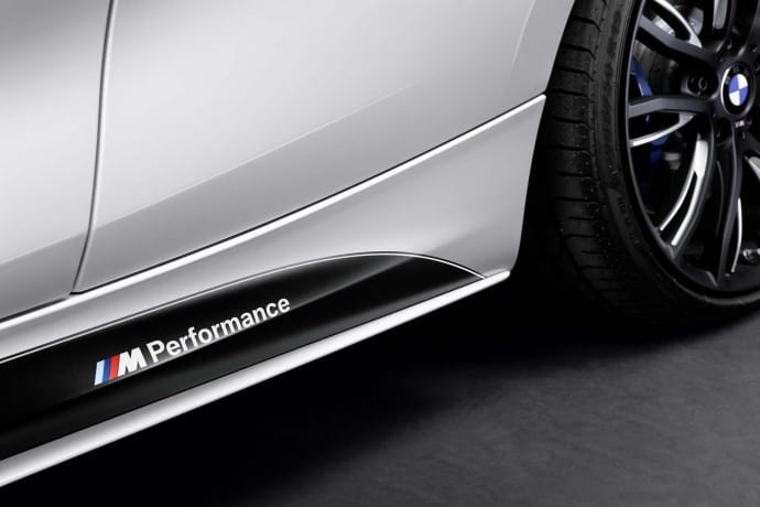 Les nouvelles jupes latérales M Performance installées sur cette Serie 2 Cabriolet