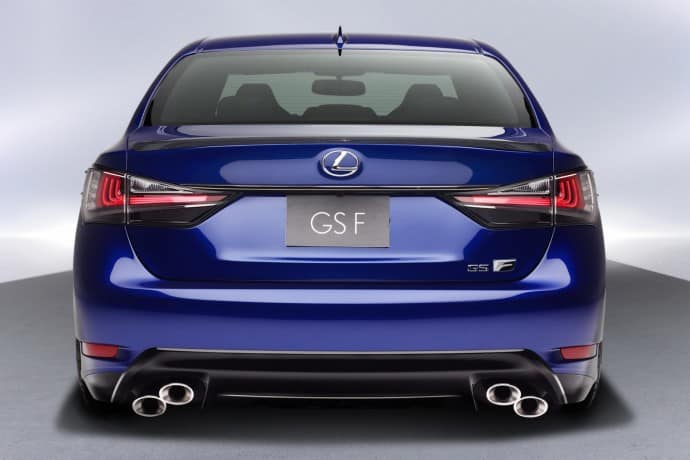 4 sorties d'échappement donnent directement le ton !