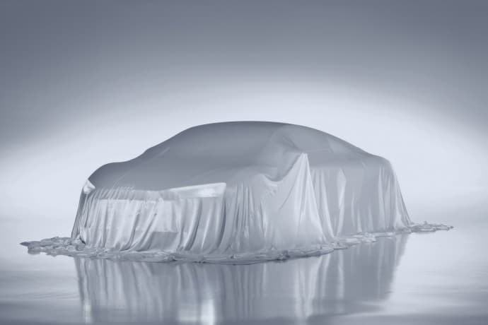 Le voile cachant cette Audi R8 se retirera le 5 mars à Genève. Patience !