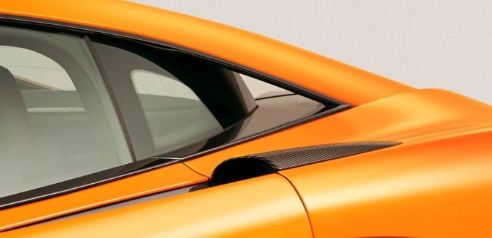 La 570S est bien une McLaren, on reconnait bien le montant arrière similaire à celui de ses grandes sœurs