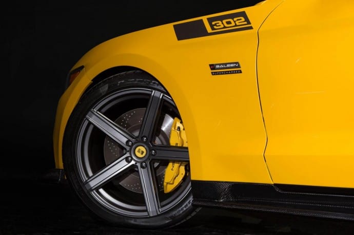 Saleen chausse bien sa S302 Black Label avec des jantes de 20''