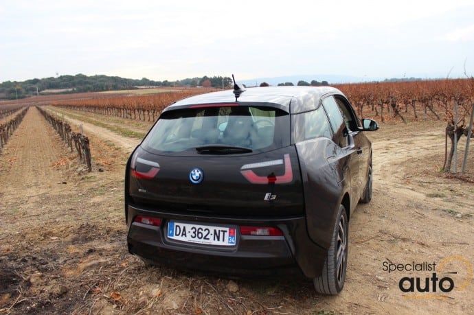 La BMW i3 entourée de vignes à Pignan, ville située près de Montpellier