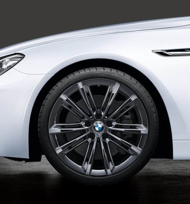 Les jantes de 20 pouces pour cette 640i M Performance Edition